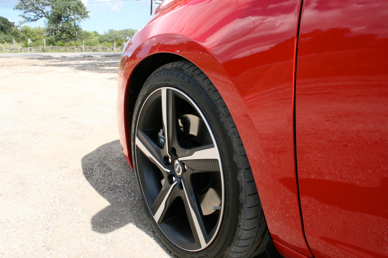 Illustration for article titled 2015 Volvo V60 T6 R-Design: The Jalopnik Review